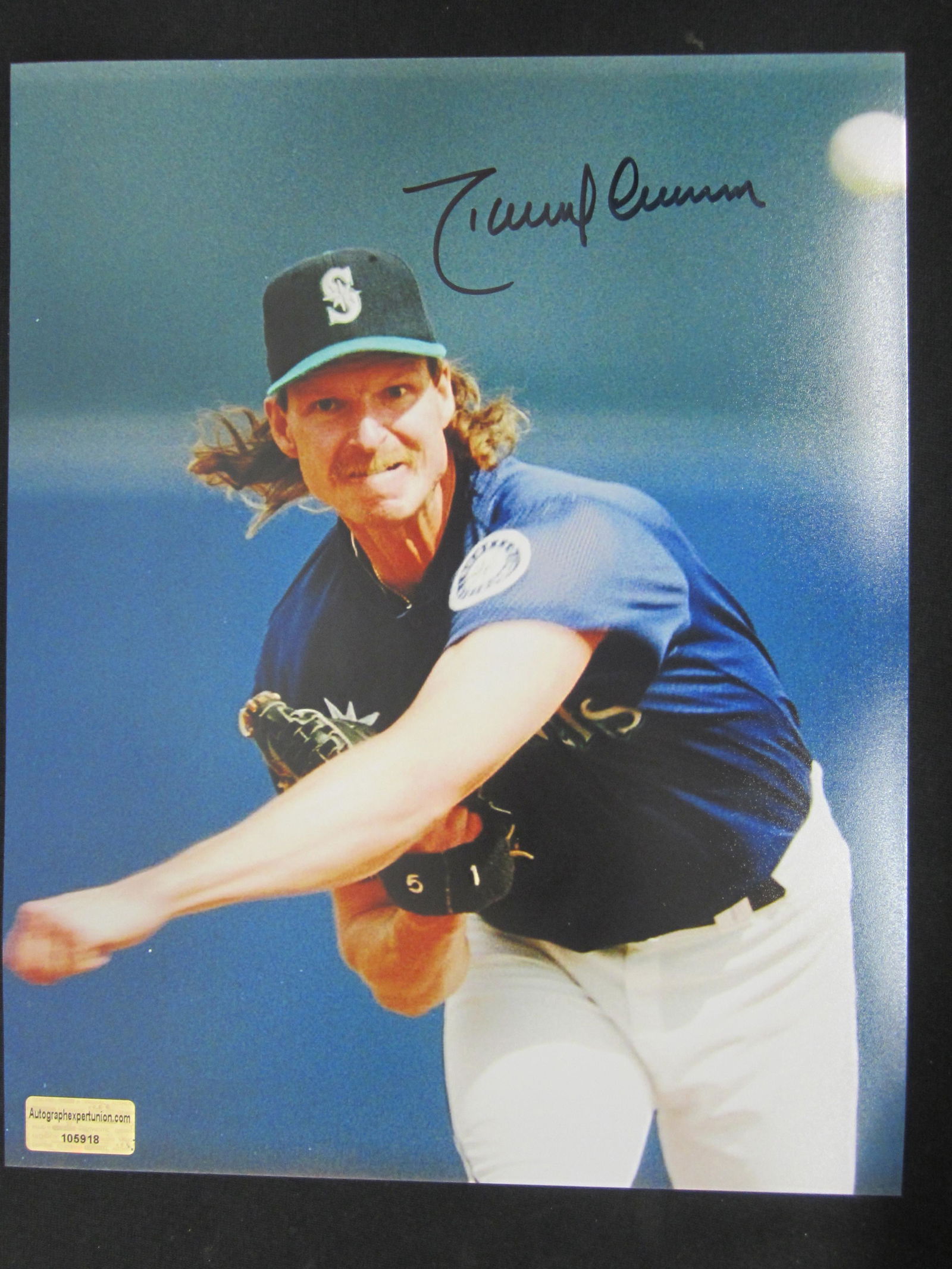 RANDY JOHNSON SIGNED 8X10 PHOTO W/COA (1 of 2)