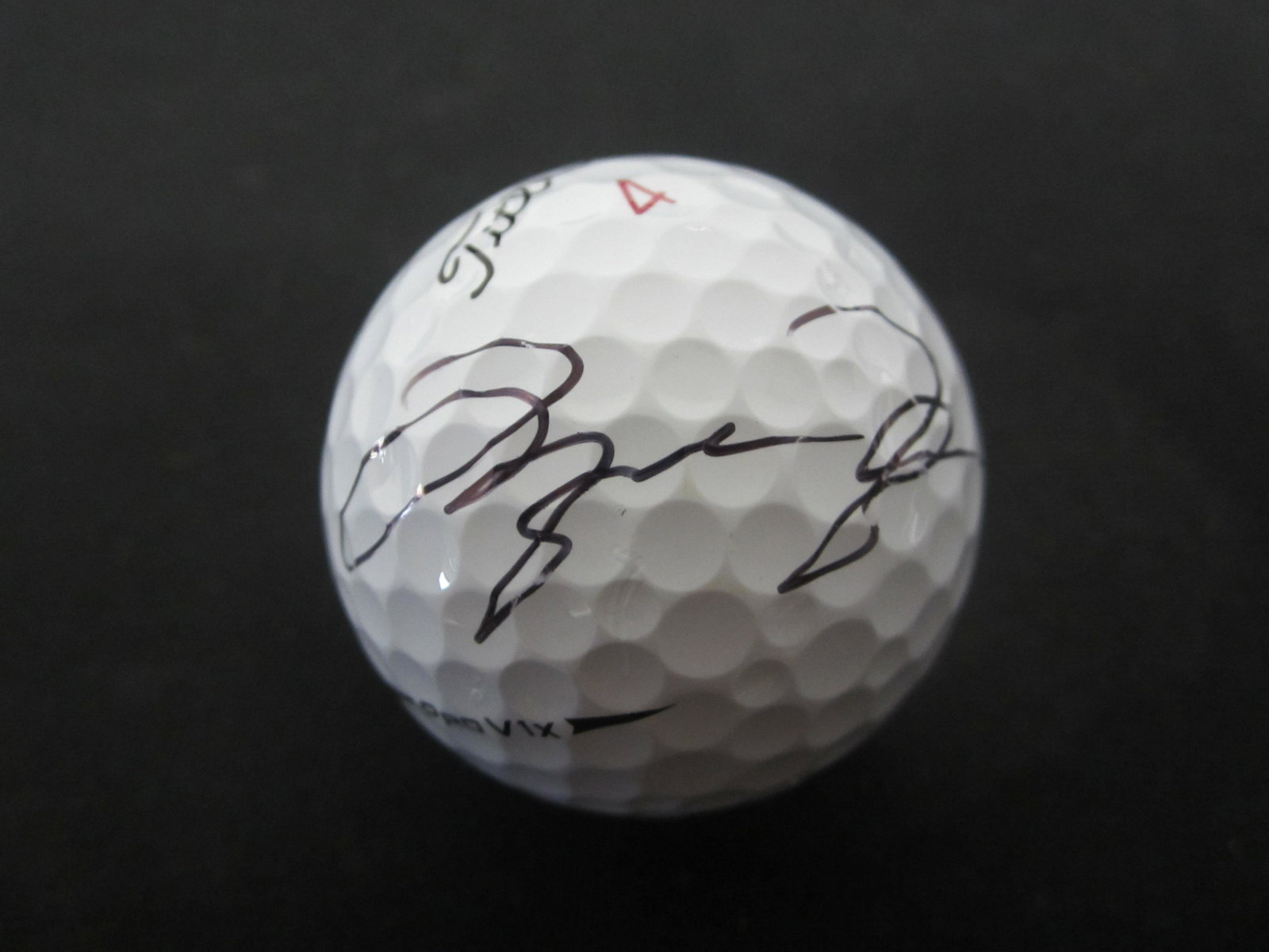 MICHAEL JORDAN SIGNED GOLF BALL W/COA (1 of 2)