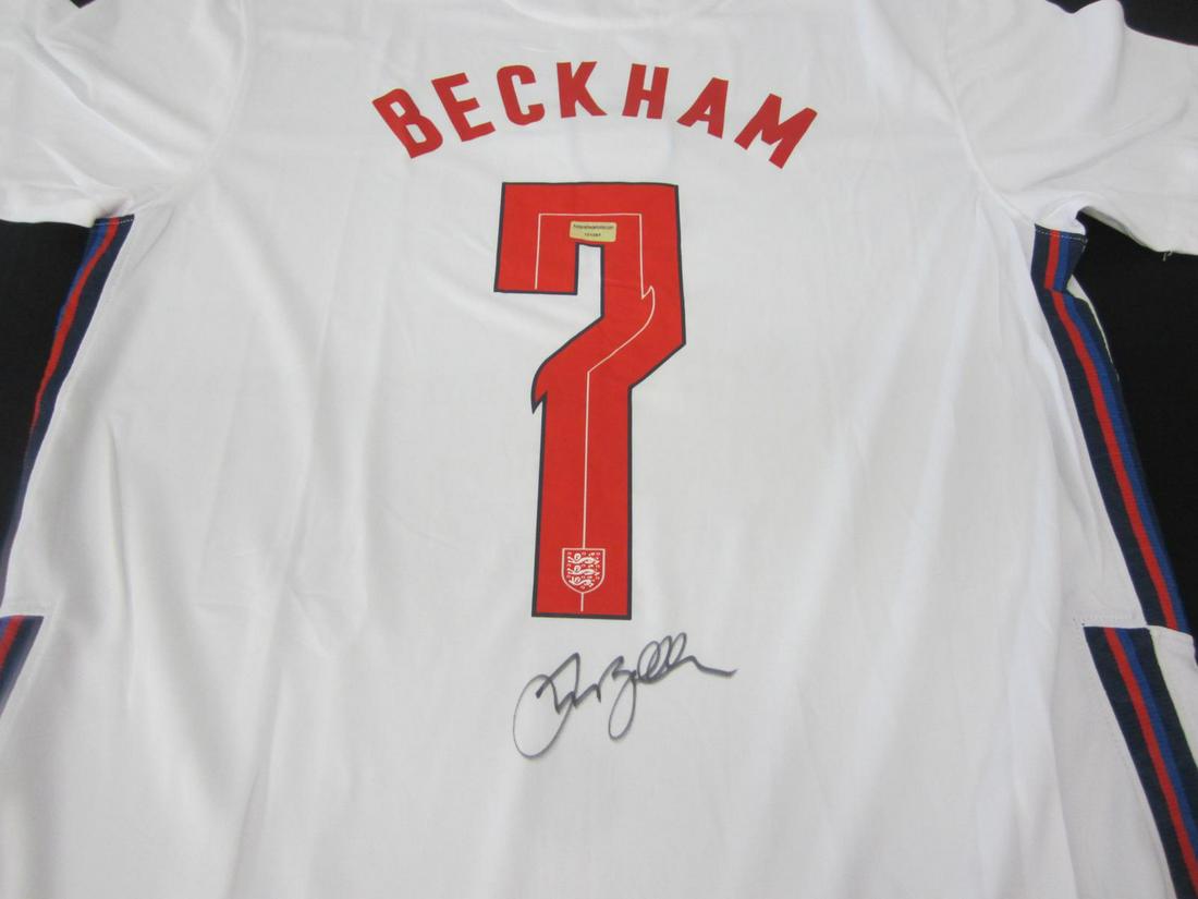 DAVID BECKHAM SIGNED SOCCER JERSEY (1 of 3)