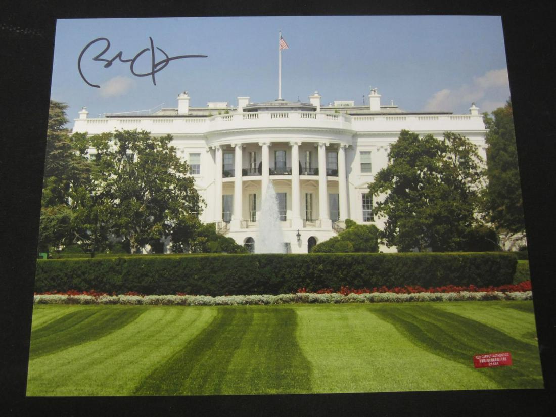 BARACK OBAMA SIGNED 8X10 PHOTO W/COA (1 of 2)