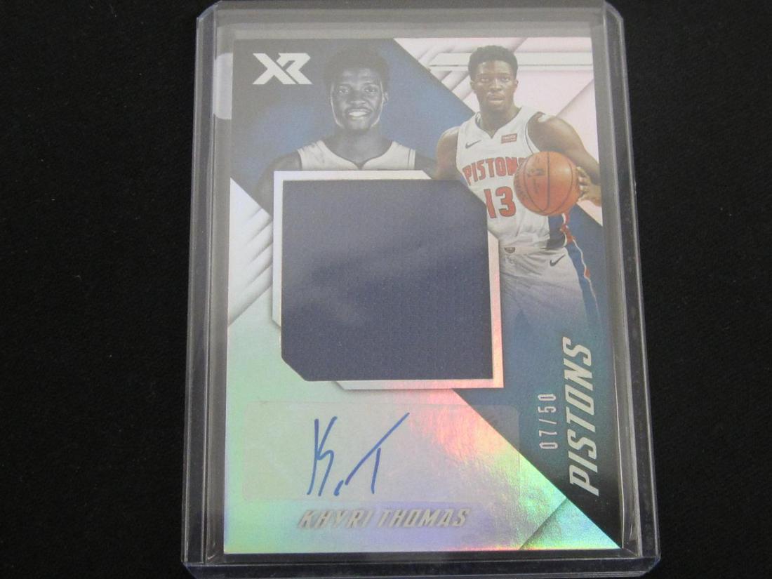 2018-19 CHRONICLES XR ROOKIE AUTO KHYRI THOMAS: 2018-19 CHRONICLES XR JUMBO SWATCH ROOKIE AUTO /50 KHYRI THOMAS PISTONS