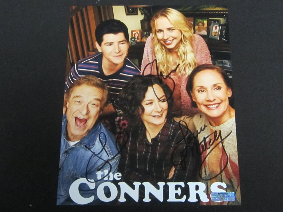 THE CONNERS SIGNED 8X10 PHOTO COA: AUTHENTIC THE CONNERS CAST SIGNED 8X10 PHOTO INCLUDES AUTOGRAPHS OF LAURIE METCALF JOHN GOODMAN AND SARA GILBERT. THIS IS A WONDERFUL AUTOGRAPH ITEM. THIS ITEM HAS BEEN PROFESSIONALLY AUTHENTICATED AN