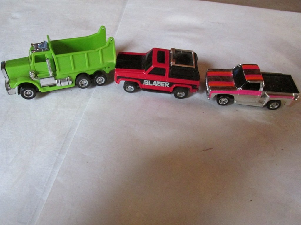 3 Vintage Truck slot cars 2-3 inches (1 of 3)