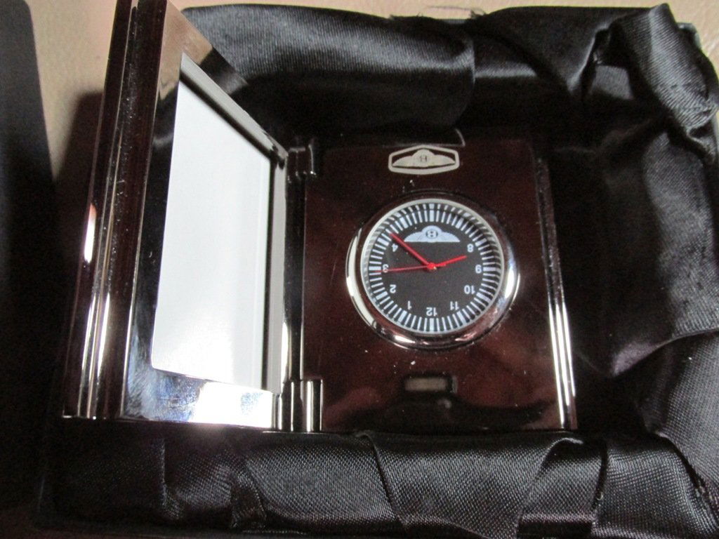 Breitling Bentley clock (1 of 3)