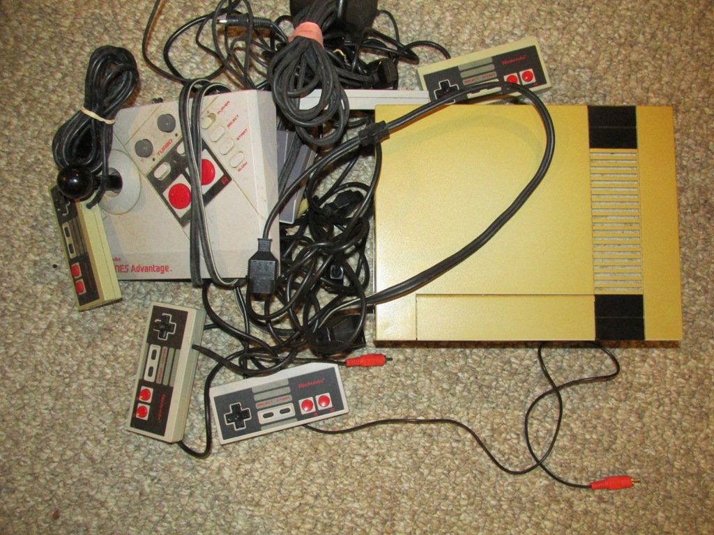 NES Nintendo system (1 of 1)