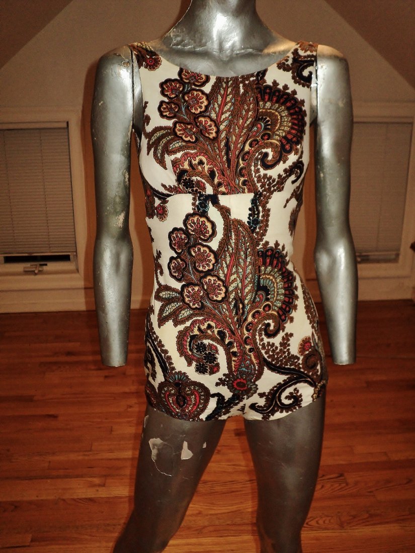 Hollywood Rose Marie Reid Iconic Swim Suit: World famous Rose Marie Reid. Outfitting the likes of Joan Crawford and Marilyn Monroe in Here Heydays. Designer To the Stars most popular label from the 1940s to the 1960s Rose Marie was the Queen de