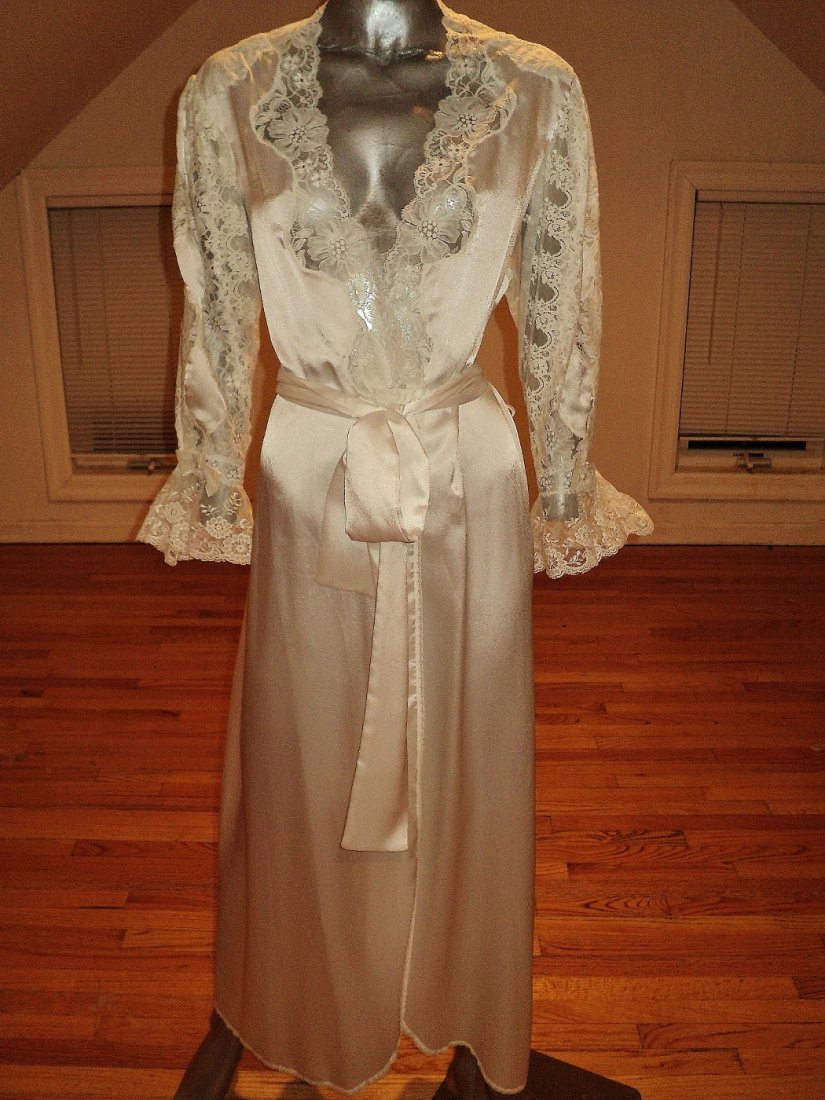 Vintage Christian Dior Paris Peignoir Robe French lace (1 of 10)