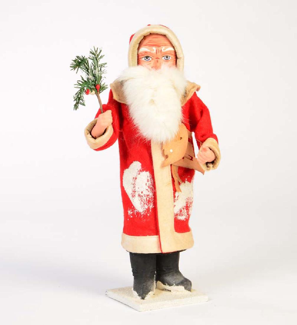 Erzgebirge, Weihnachtsmann auf Holzsockel (1 of 1)