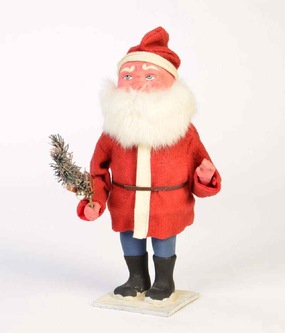 Erzgebirge, Weihnachtsmann auf Holzsockel (1 of 1)