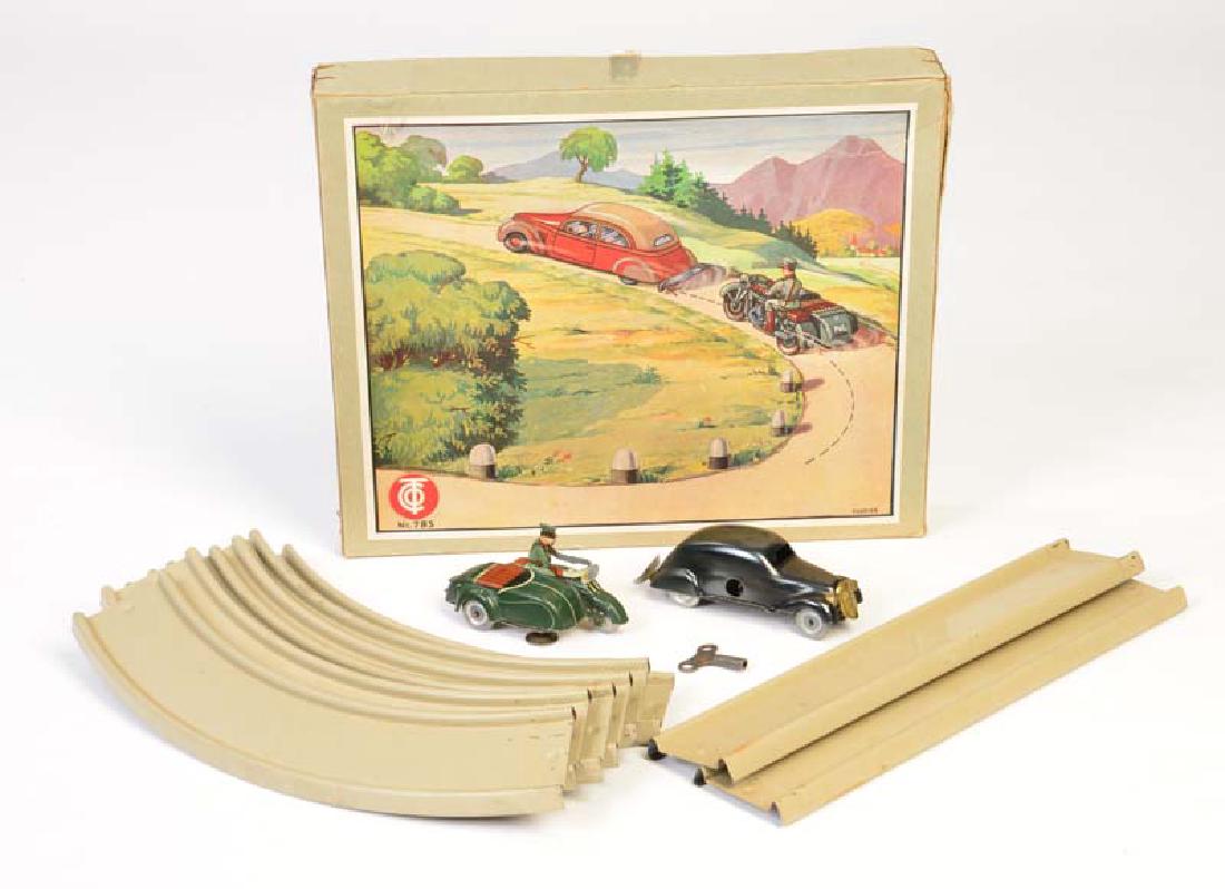 Tippco, Polizeimotorrad verfolgt Limousine Nr. 785 (1 of 1)