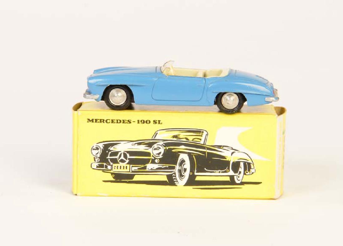 Marklin, Mercedes 190 SL No 8025: Marklin, Mercedes 190 SL No 8025, W.-Germany, 1:43, Druckguss, Okt Z 1-, Scheibe gebrochen, sonst sehr guter Zustand