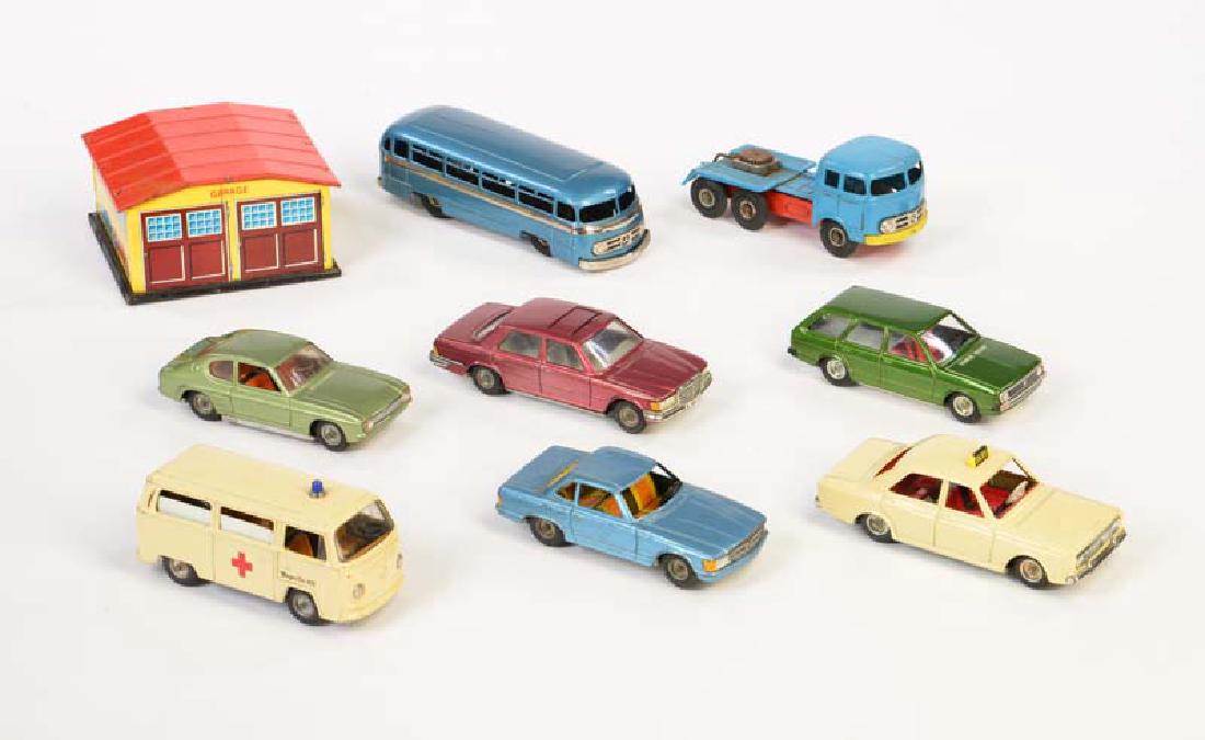 Kellermann + Gely, 8 Autos + Garage (1 of 1)