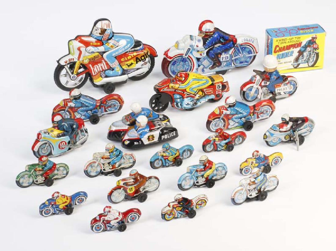 Yone u.a., 20 Blechmotorraeder (1 of 1)