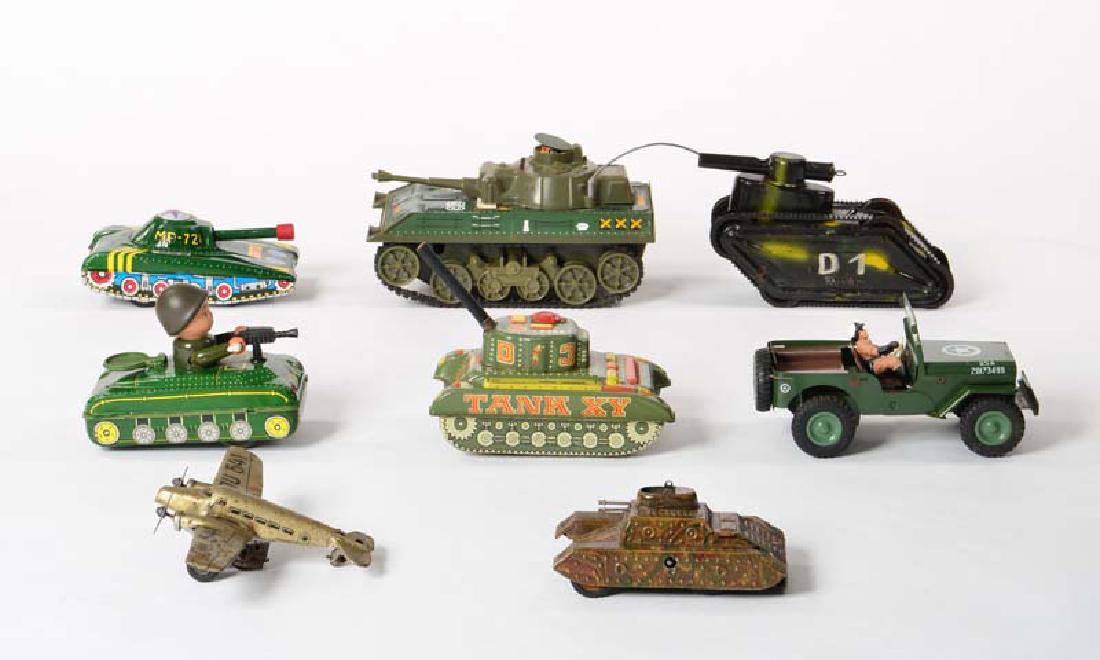 Dressler, Joustra u.a., 7 Militaerfahrzeuge + Flugzeug (1 of 1)