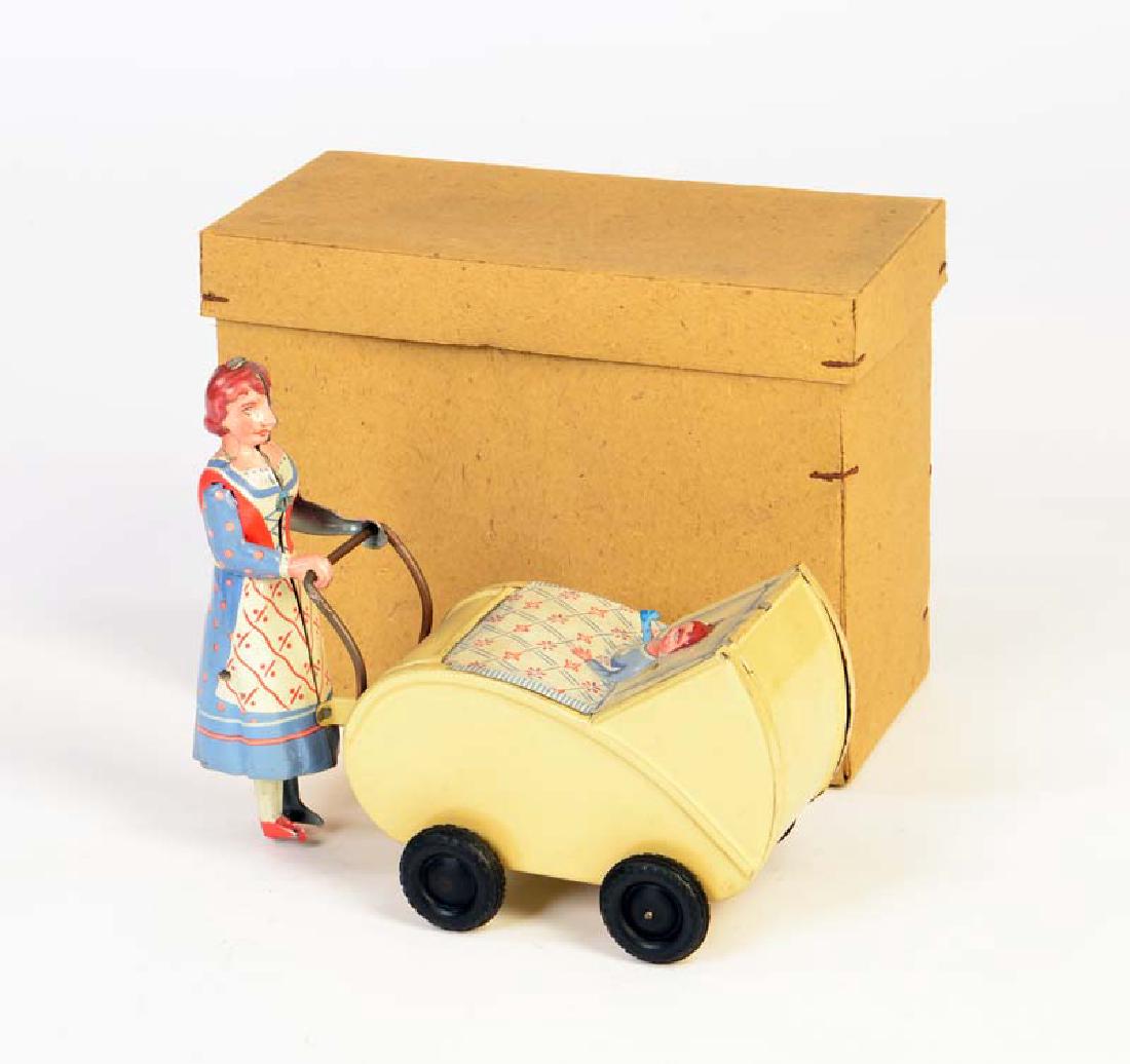 Goeso, Frau mit Kinderwagen (1 of 1)