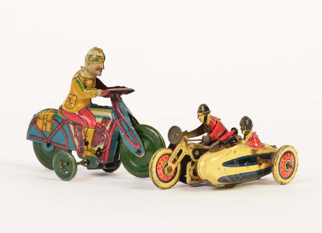 SFA u.a., 2 Motorraeder (1 of 1)