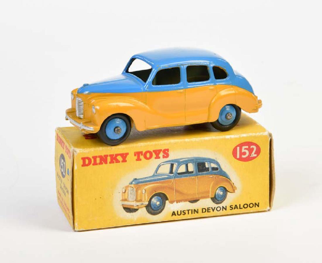 Dinky Toys, Austin Devon Saloon (1 of 1)