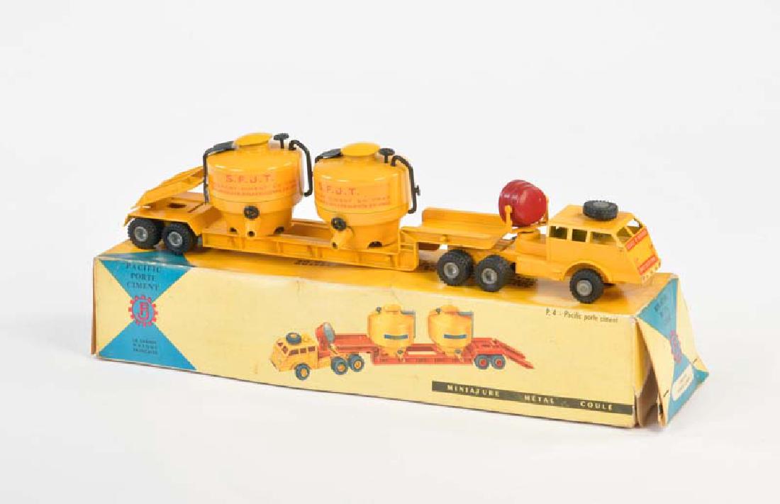 FJ, P 4 Pacific Porte Cement (1 of 1)