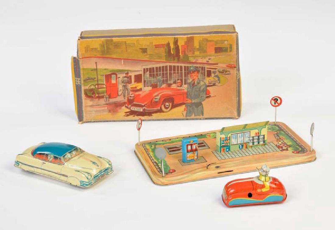 Huki, Tankstellenspiel + Limousine (1 of 1)