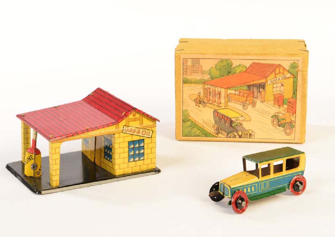 Distler, Pennytoy Tankstelle mit Limousine (1 of 1)