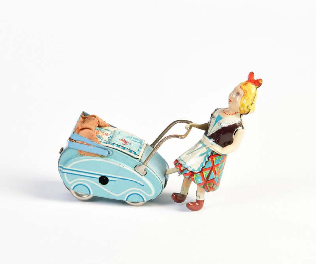 Goeso, Frau mit Kinderwagen (1 of 1)