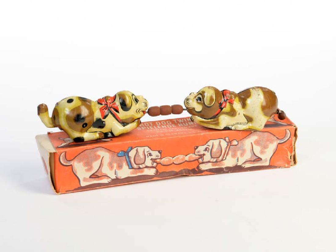 E. Hausmann, Spielende Hunde: E. Hausmann, Playing Dogs, US Z. Germany, tin, cw ok, paint d., box C 2, C 2