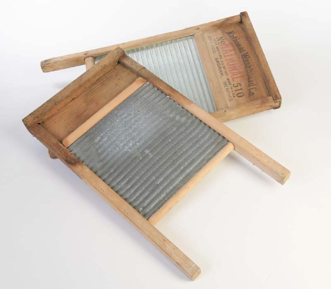 2 Waschbretter: 2 Washboards, USA, 1x out of tin + 1x out of glass, dirty, original condition