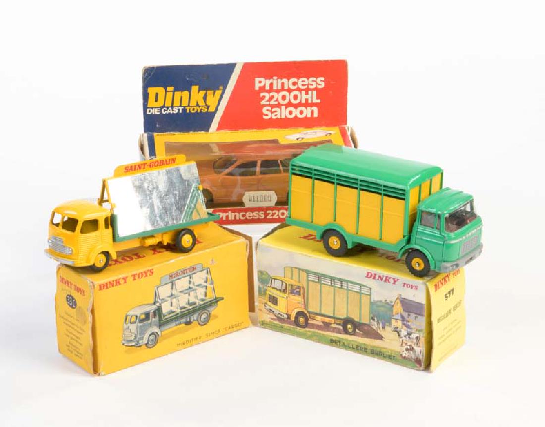 Dinky Toys, 2x LKW + Princess Saloon (1 of 1)