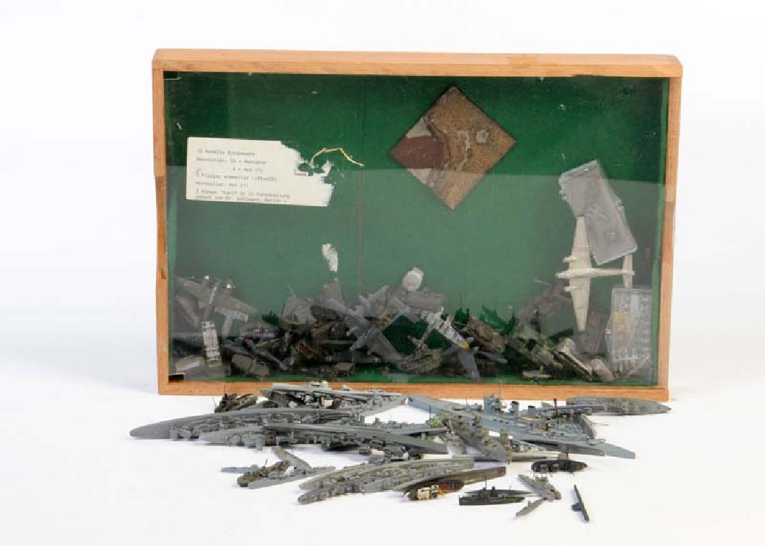 Wiking, Mercator u.a., Konvolut Schiffsmodelle,: Wiking, Mercator a.o., Bundle Ship Models, Showcase with Plane + Military Models, mixed constr., mostly good condition