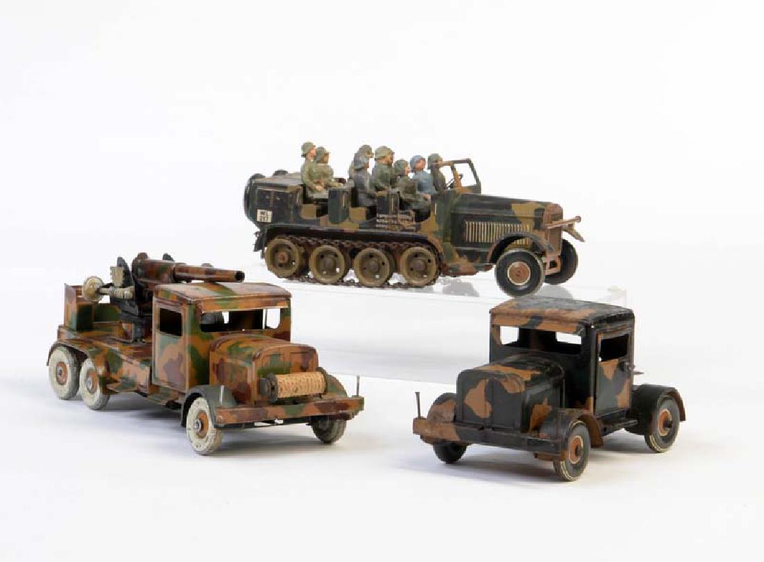 Tippco, Konvolut Militaerfahrzeuge + 10 Figuren (1 of 1)