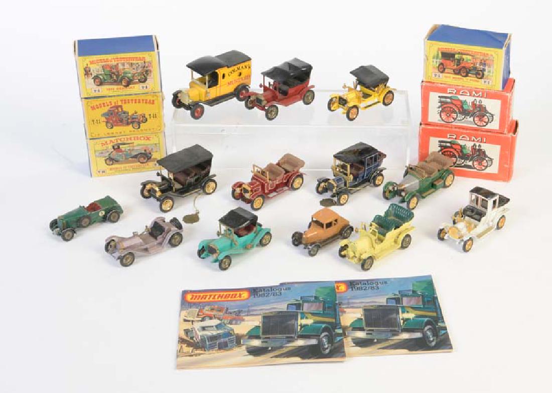 Matchbox, 20 Modellautos + 2 Kataloge (1 of 1)