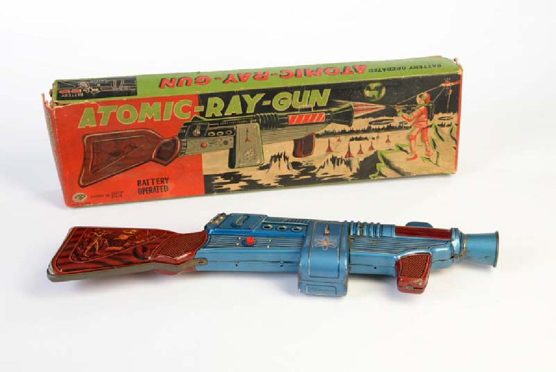 Modern Toys, Atomic Ray Gun: Modern Toys, Atomic Ray Gun, Japan, 47 cm, Blech, Funktion defekt, min. LM, Okt Z 2+, Z 2-
