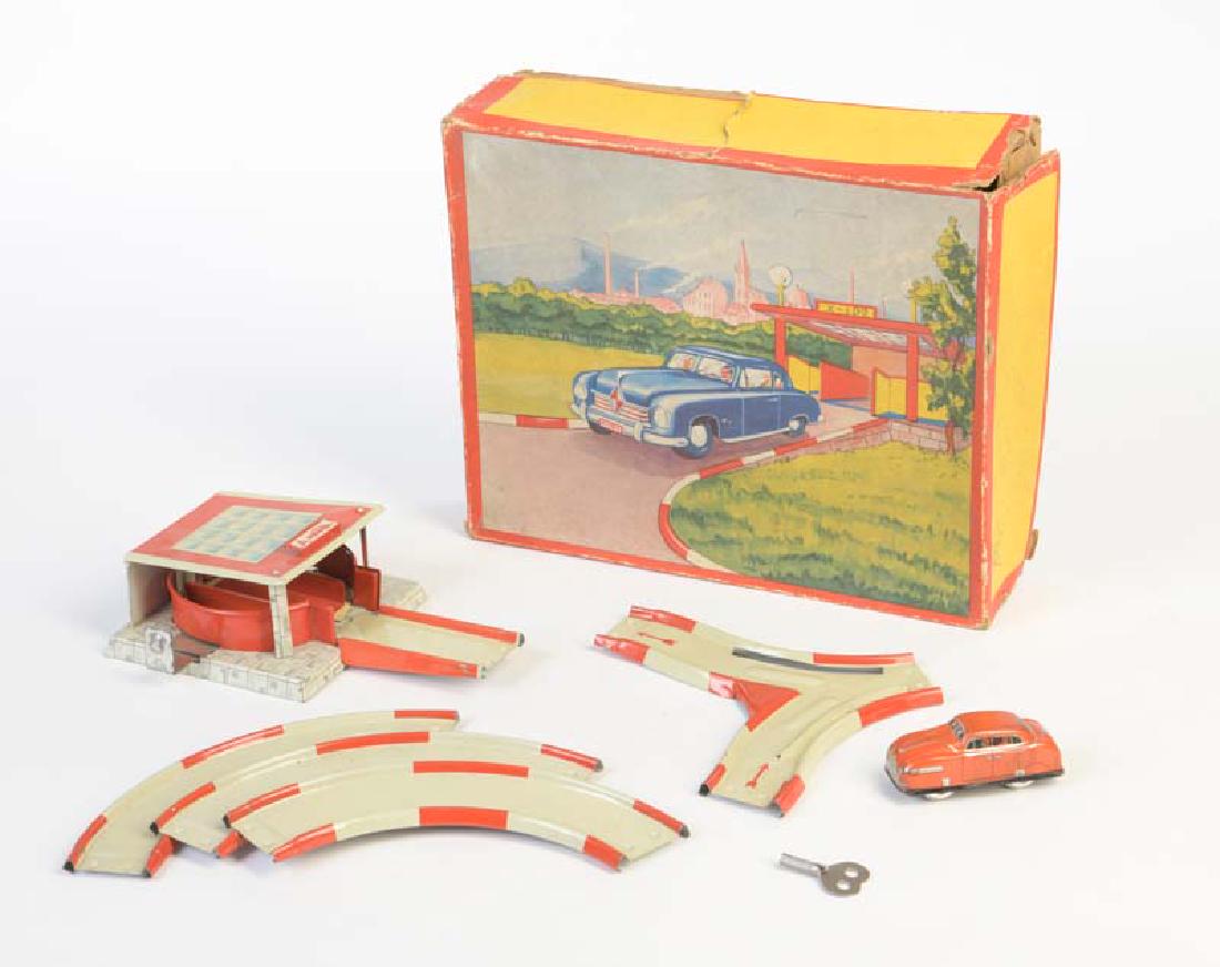 Hoefler, Garage mit Ausfahrt + Auto (1 of 1)