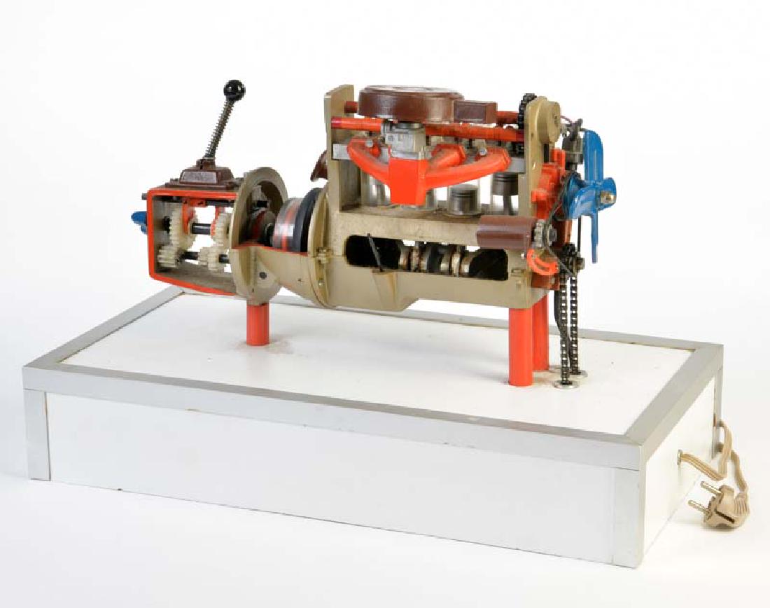 Fahrschulmodell, Lehrmodell mit Motor (1 of 1)