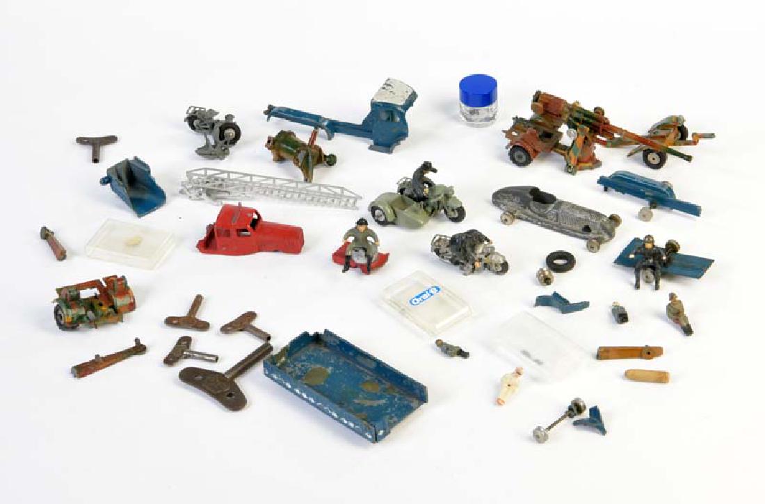 Marklin, Gussteile, Figuren + 5 Original Schluessel (1 of 1)