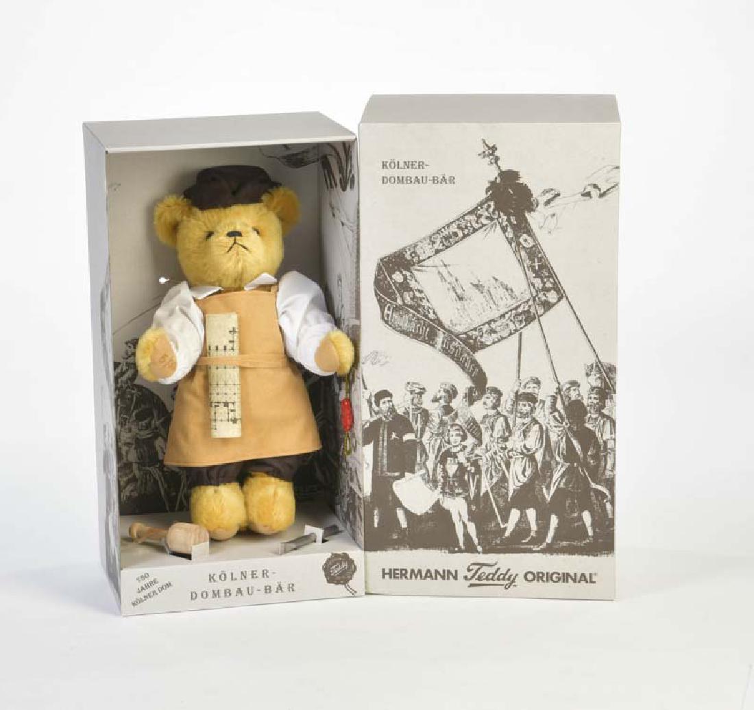Hermann Teddy, Koelner Dombau Baer (1 of 1)