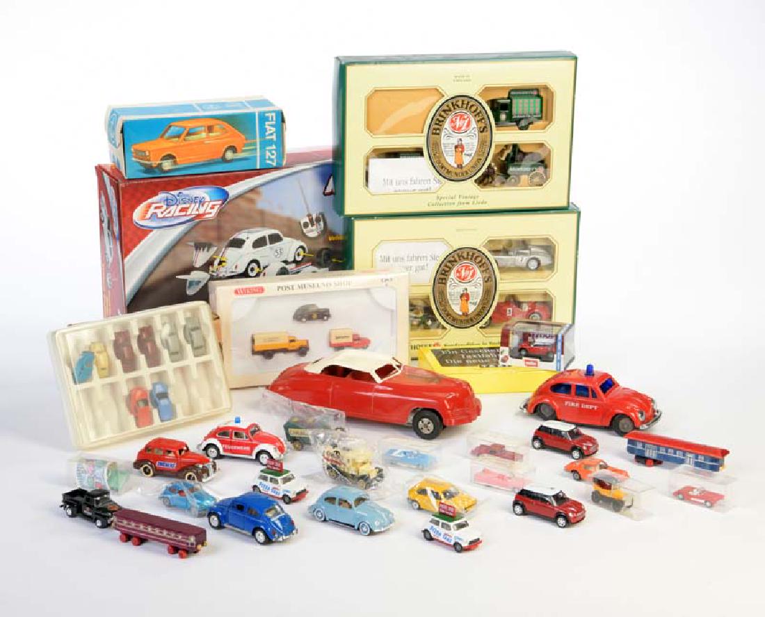 Konvolut Modellautos: Bundle Model Cars, most of them out of plastic, diecast, treasure trove, please inspect, mixed but mostly good condition