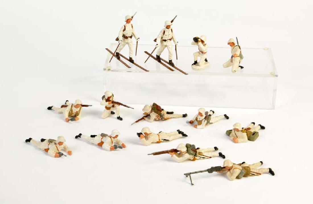 Lineol, 14 Soldaten im Winteraufzug (1 of 1)