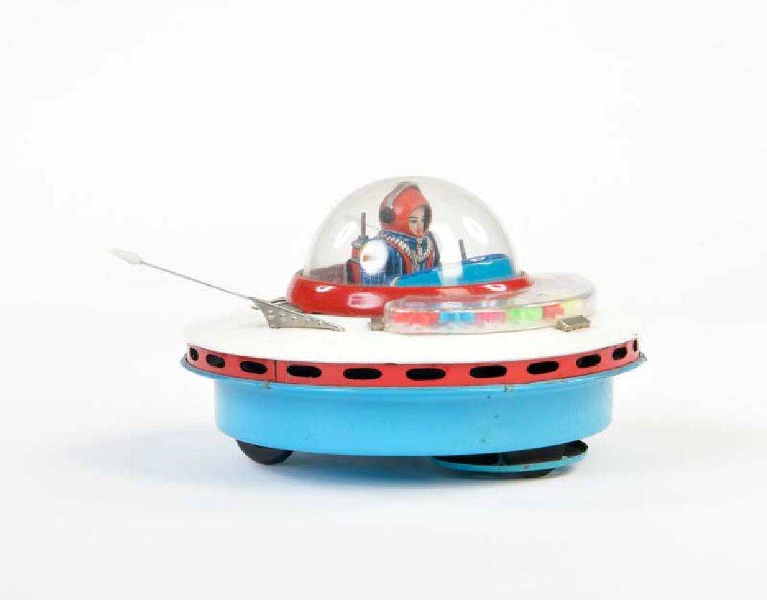 K.O., Fliegende Untertasse (1 of 1)