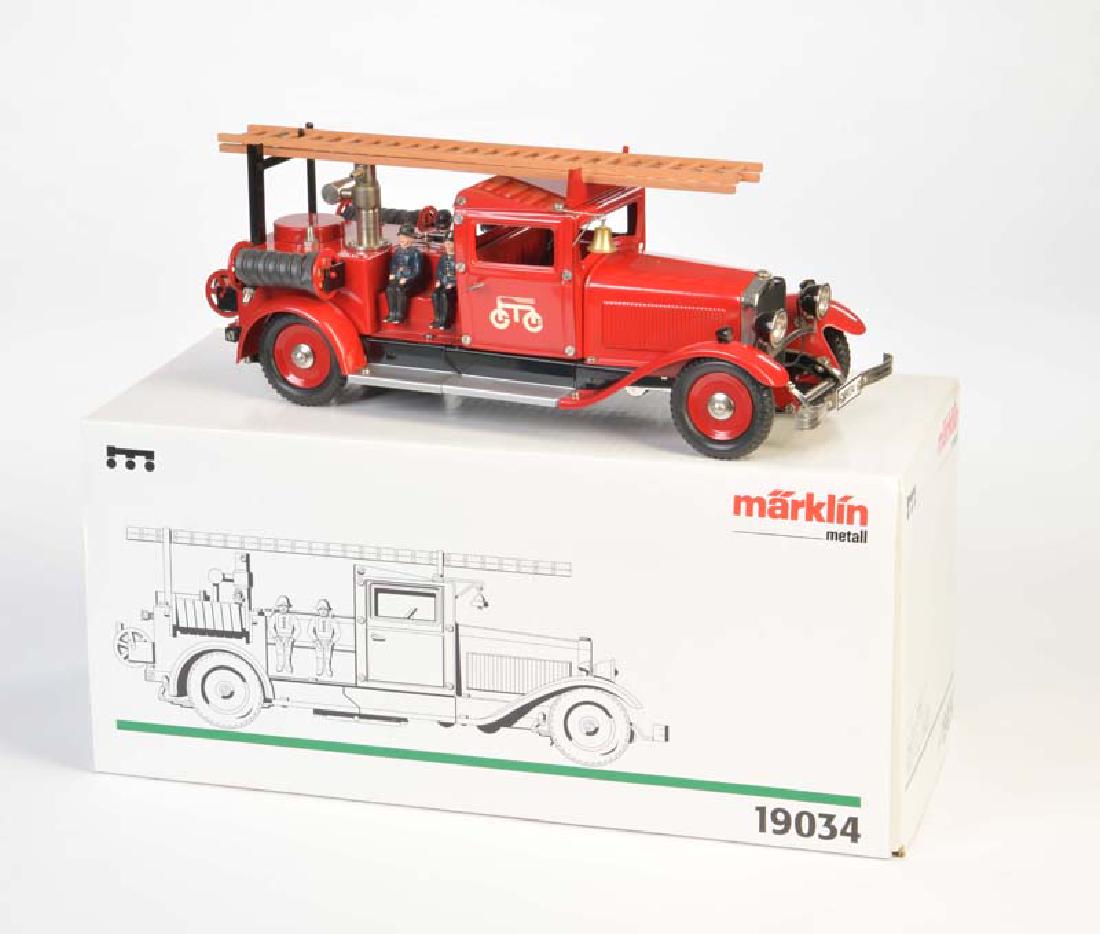 Maerklin, Feuerwehr mit Wasserpumpe (1 of 1)