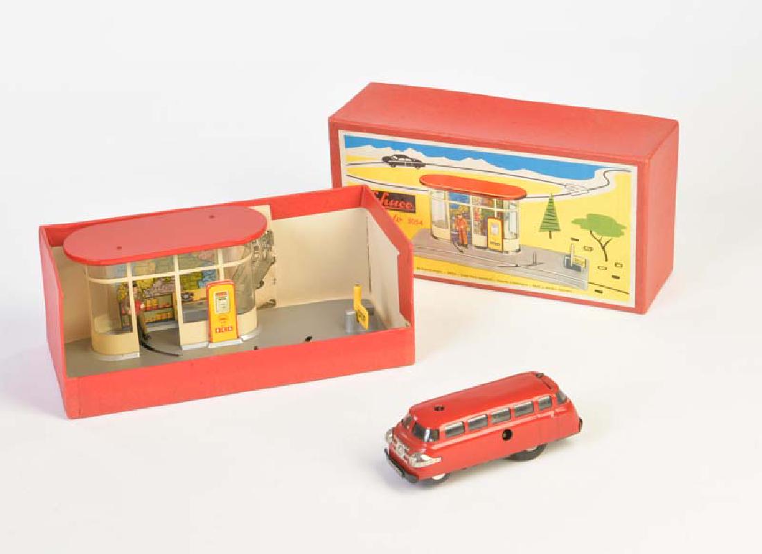 Schuco, Varianto Tankstelle + Bus (1 of 1)