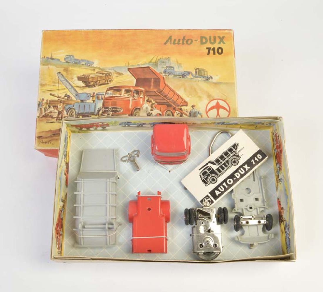Dux, Auto Dux 710 (1 of 1)