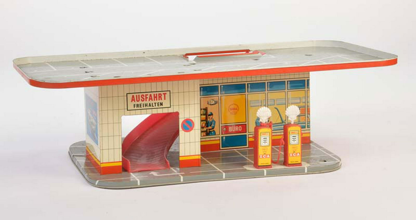 Tippco, Tankstelle mit Parkdeck (1 of 1)