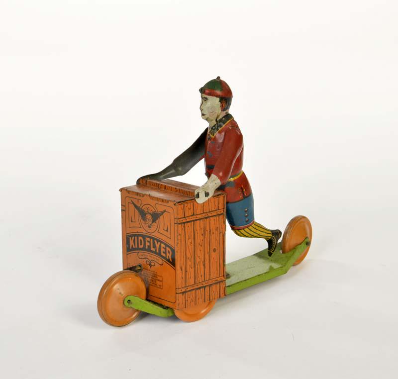 B + R, "Kid Flyer"  Junge mit Roller (1 of 1)