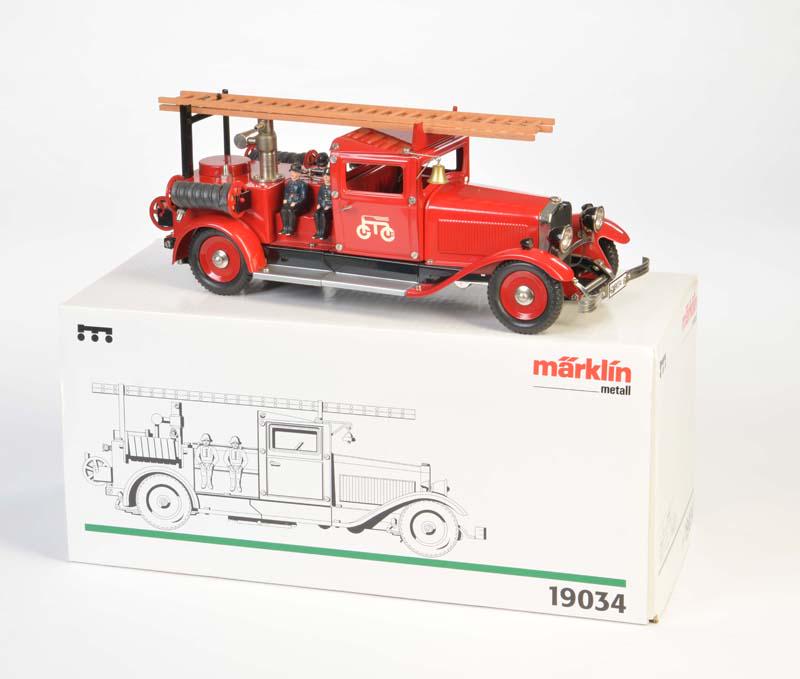 Maerklin, Feuerwehr mit Wasserpumpe (1 of 1)