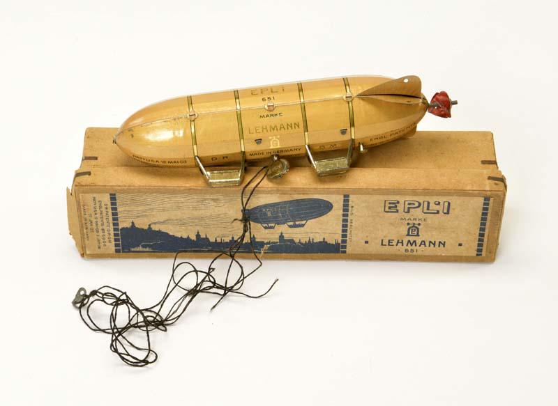 Lehmann, Zeppelin 651 (1 of 1)