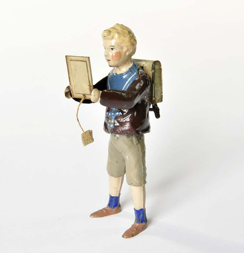 Bing, Schuljunge mit Tafel (1 of 1)