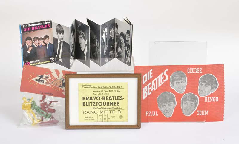 Konvolut Beatles Memorabilia (1 of 1)
