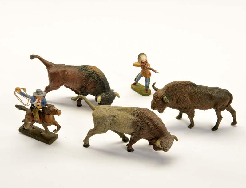 Lineol u.a., 3 Bueffel, Cowboy + Indianer (1 of 1)