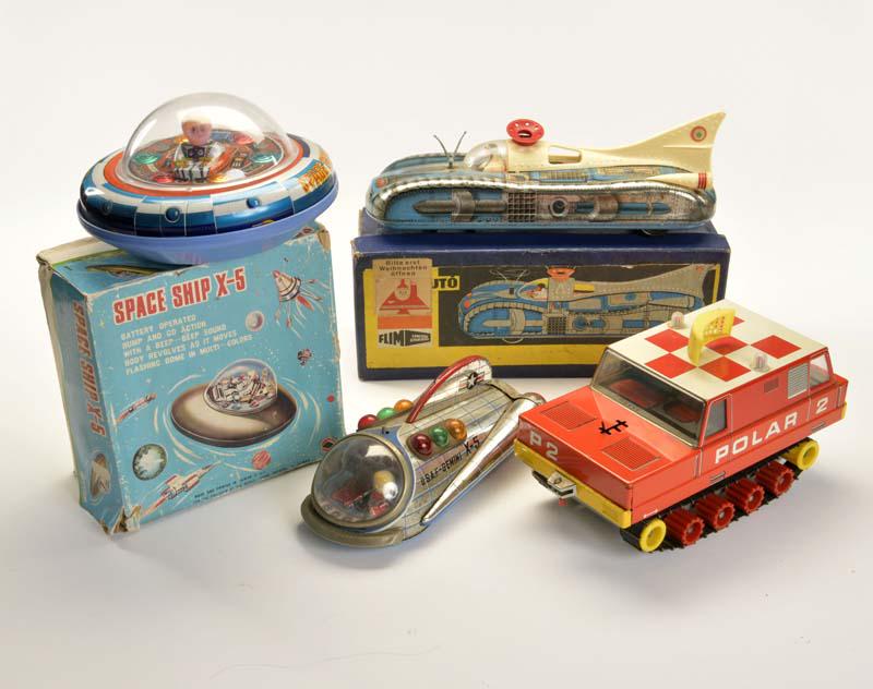 Konvolut Space Toys (1 of 1)